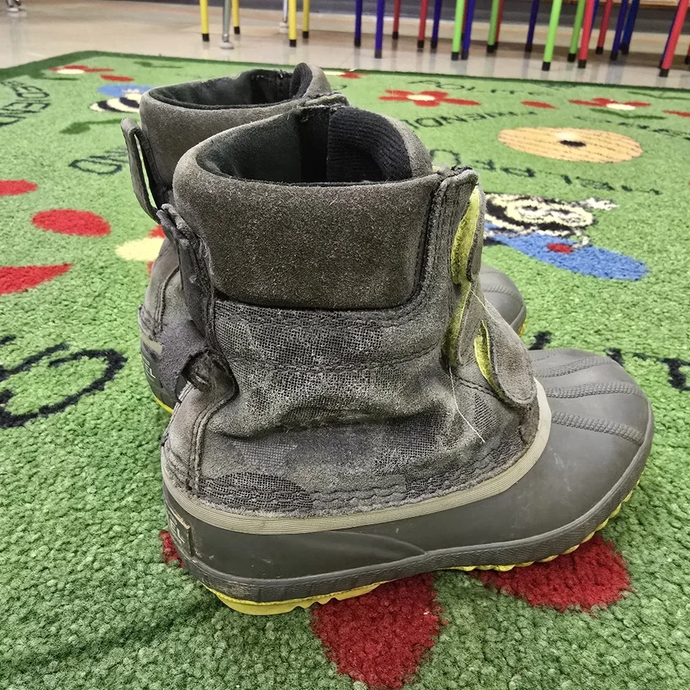 Sorel Winter Boots Youth Size 13